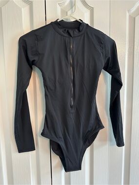 Beautikini Period Swimwear Black Long-Sleeve Front-Zip One-Piece Swimsuit